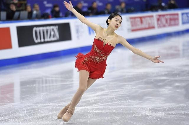 生了！花滑女神李子君当妈，距领证才8个月，帅气老公开百万大奔