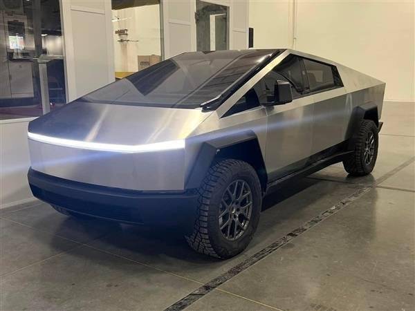 发布三年后 特斯拉cybertruck电动皮卡交付时间定了：明年中